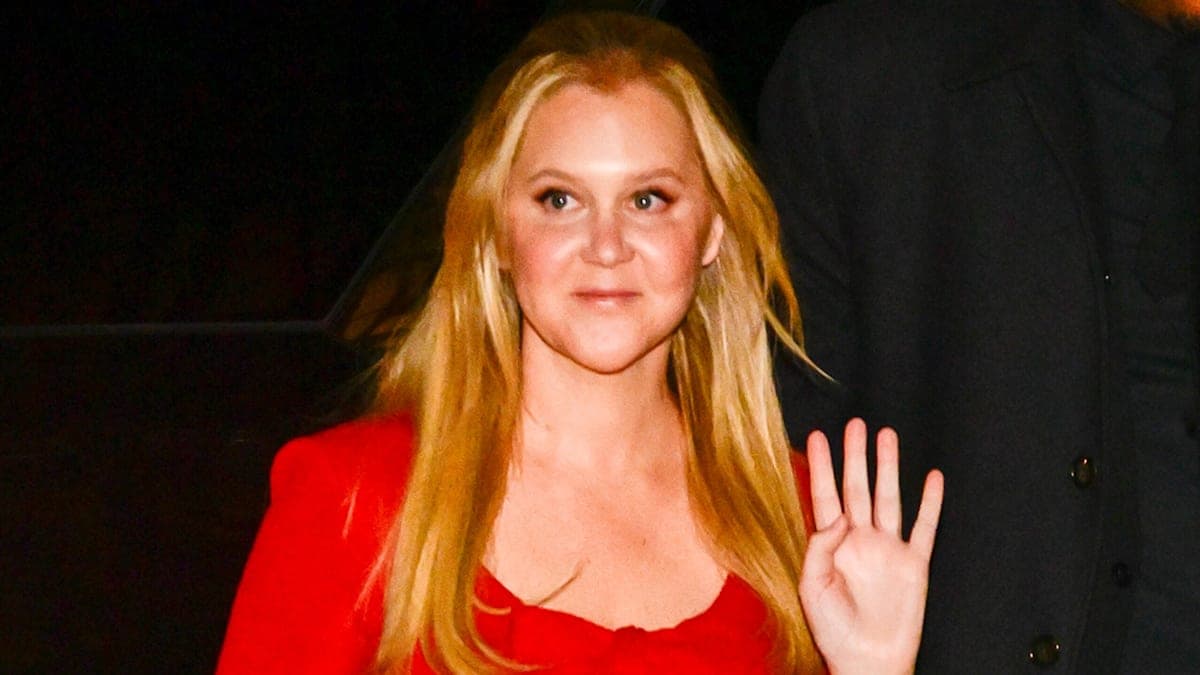 Amy Schumer's Stunning Weight Loss: Photoshoot Interrupted by Family Chaos!
