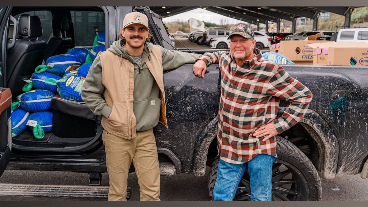 Country Stars Unite to Save Thanksgiving: How Tracy Lawrence Turned Setbacks into Feasts