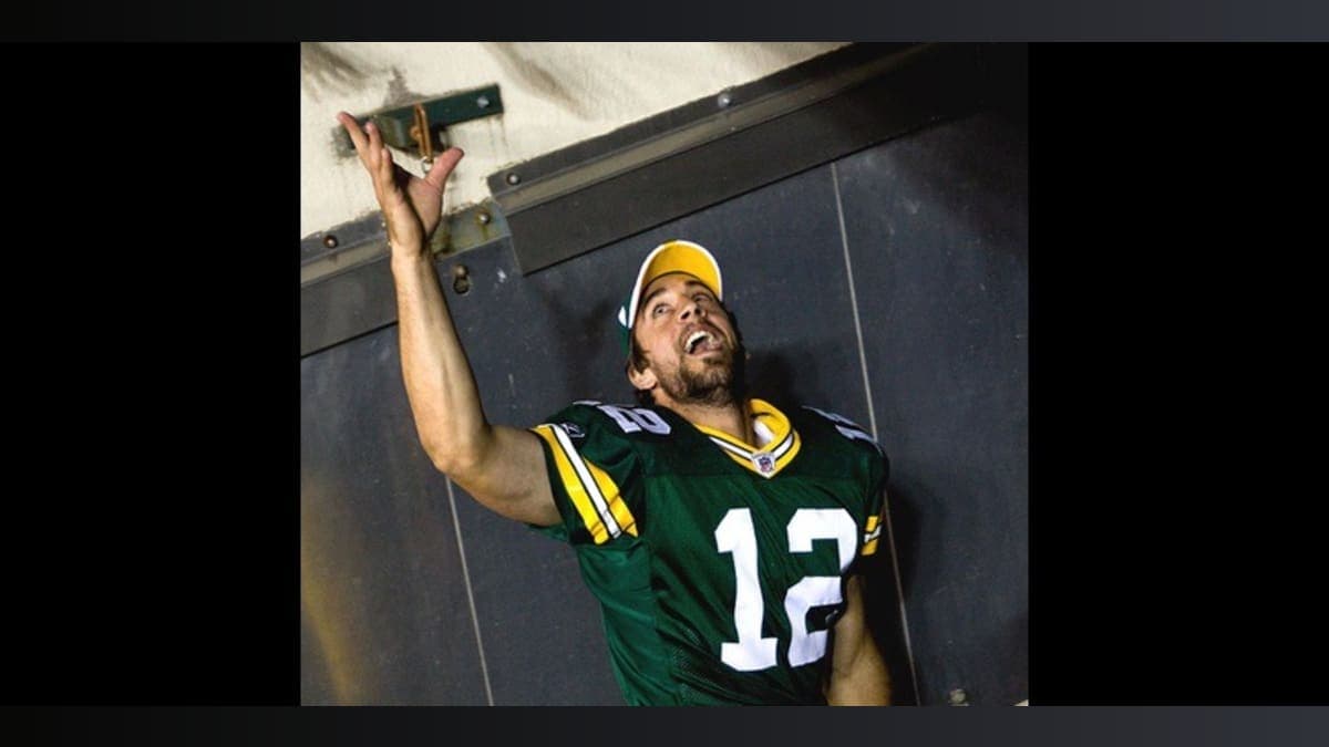 Touchdowns and Time Travel: Celebrating Aaron Rodgers and Historic Milestones on December 2