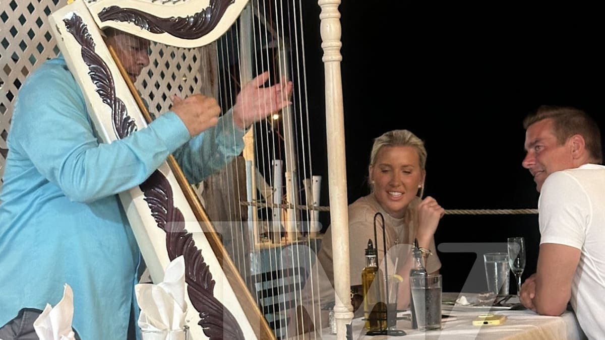 Savannah Chrisley’s Romantic Dinner Date Sparks Curiosity: Who’s the Mystery Man?