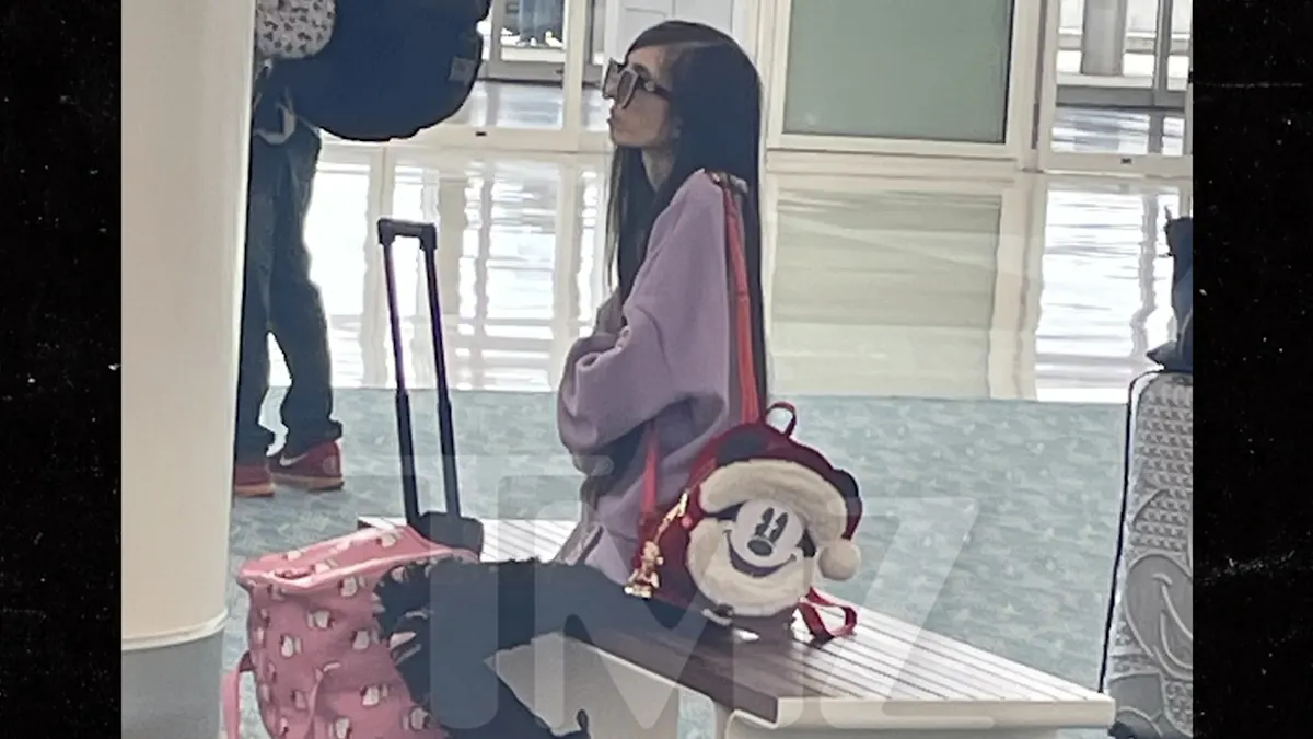 Eugenia Cooney’s Soaring Concerns: A Troubling Airport Sighting Sparks Health Worries