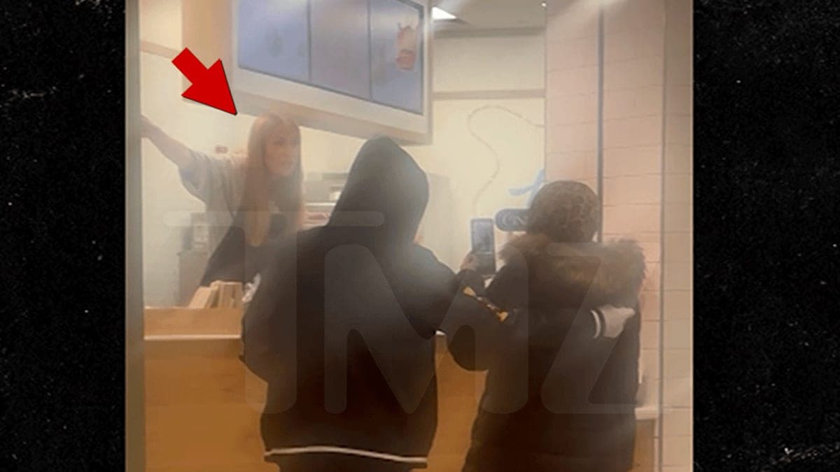 Cinnabon Confrontation: When Sweet Treats Turn Sour with Racism