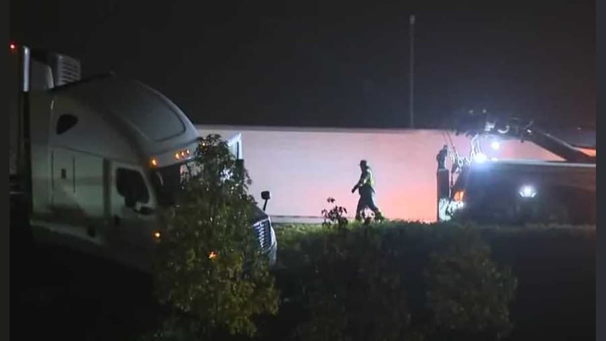 Big Rig Drama: When Trucking Goes Awry on I-5!