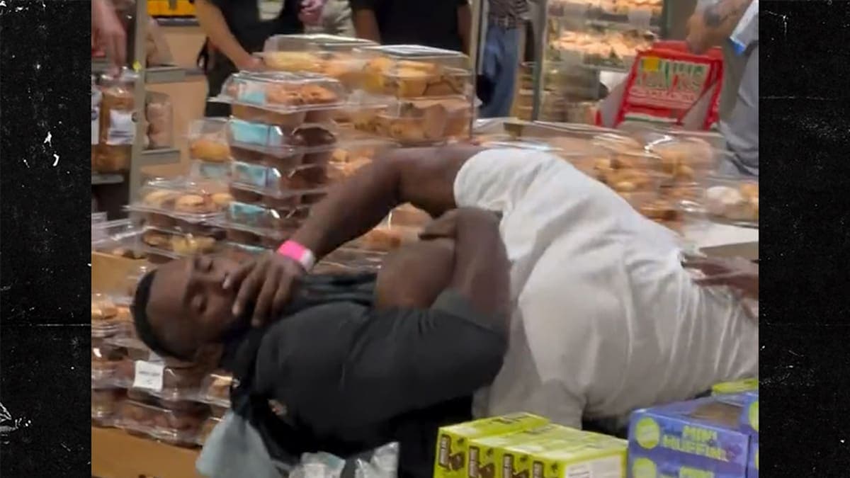 Bakery Brawl: When Pastries Go Punching in L.A.!