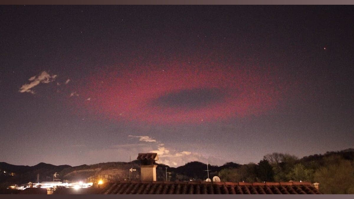 Red Rings Revolution: An Astrophotographer’s Spellbinding Sky Show in Italy!