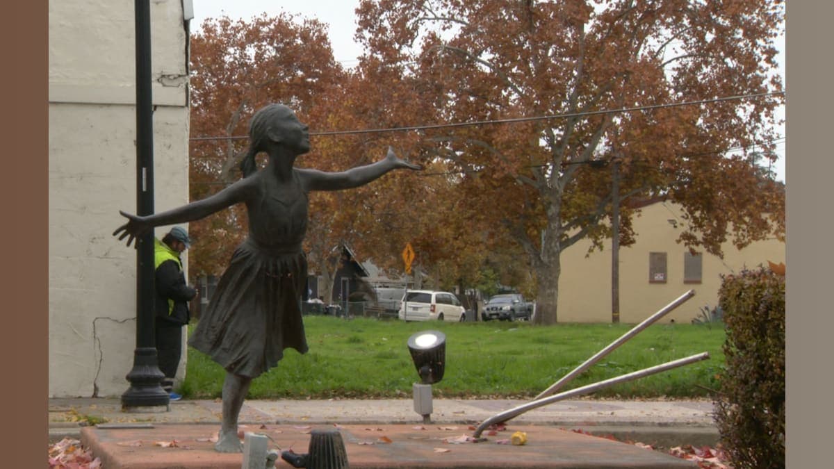 Dancing Into the Night: Sacramento's Beloved Statue Goes Missing!