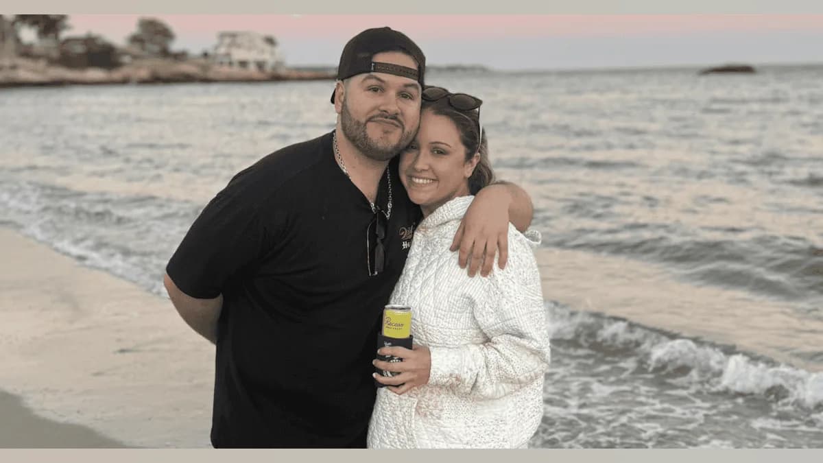 Strumming Into Love: How Alexandra Kay Found Happiness with Her Guitar Player