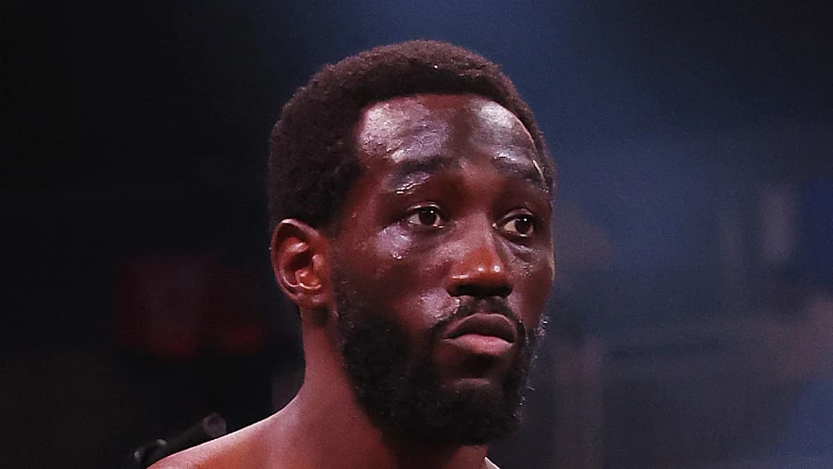 Crawford Calls It Quits: The Boxing Legend Hangs Up His Gloves!