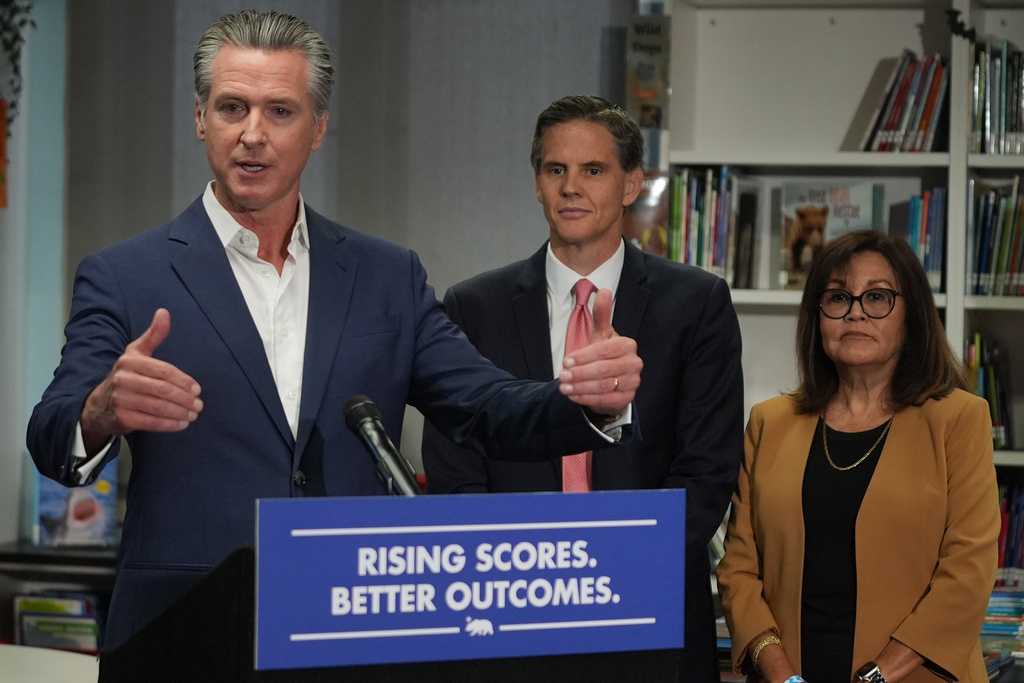 California's Reparations Rollercoaster: Agreements, Vetoes, and a Whole Lotta Drama!