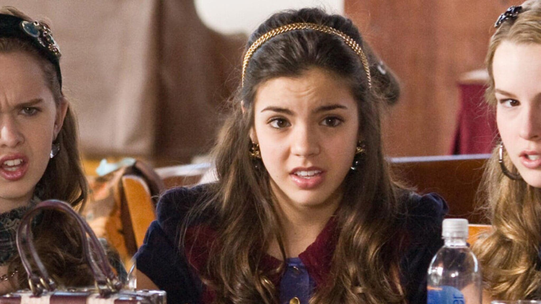 Alicia from "The Clique" Grows Up: What Samantha Boscarino Loves Now